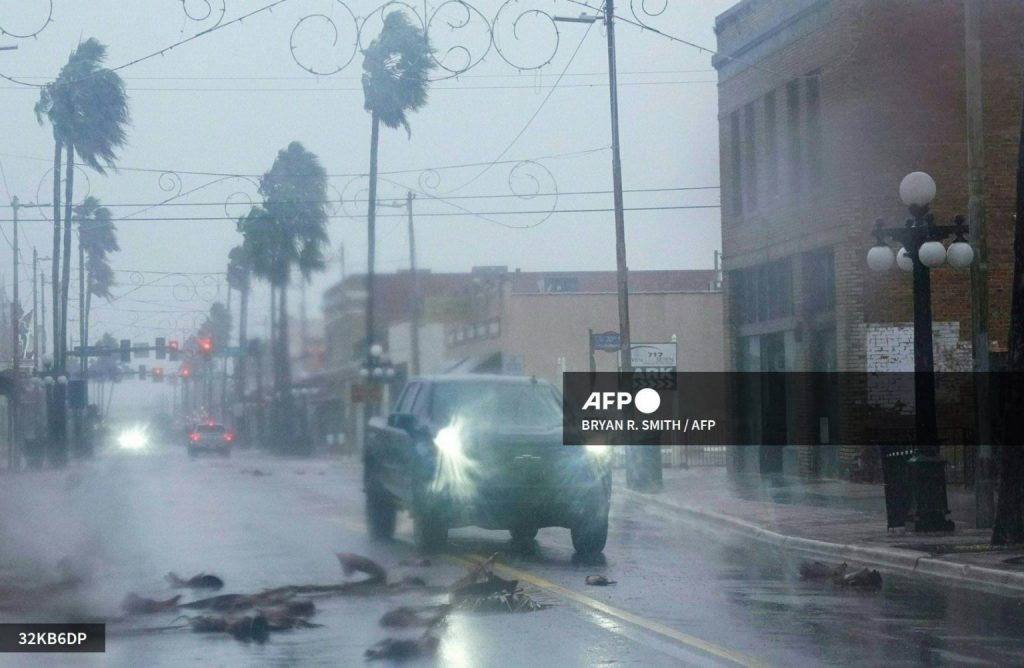 Hurricane lan-pounds-Florida.