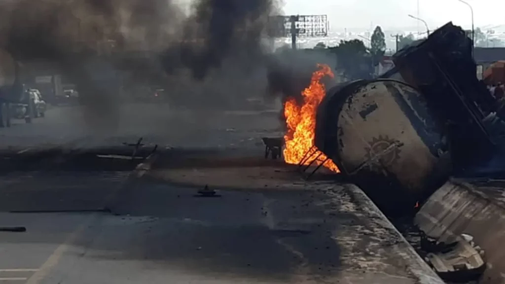 tanker-explode-for-lagos-ibadan-expressway