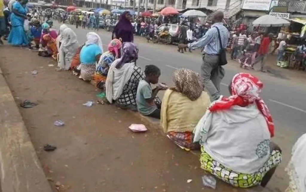 kaduna-beggars-don-disappear-because-of-cash-scarcity-